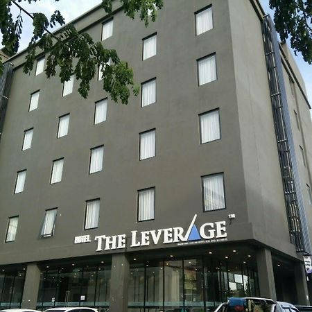 The Leverage Business Hotel Johor Bahru Bagian luar foto