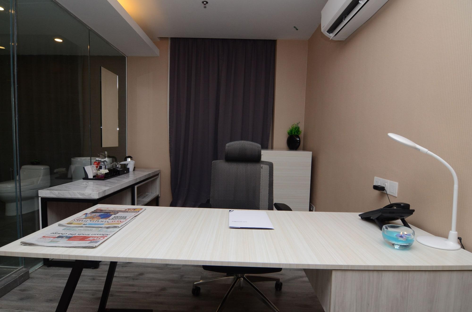 The Leverage Business Hotel Johor Bahru Bagian luar foto