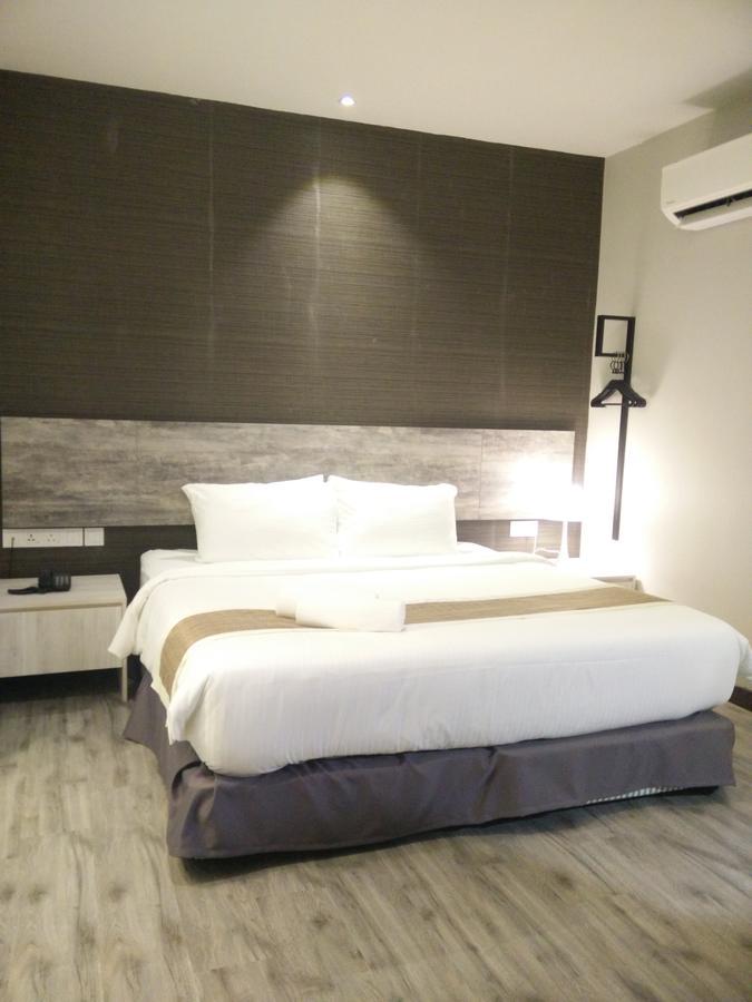 The Leverage Business Hotel Johor Bahru Bagian luar foto