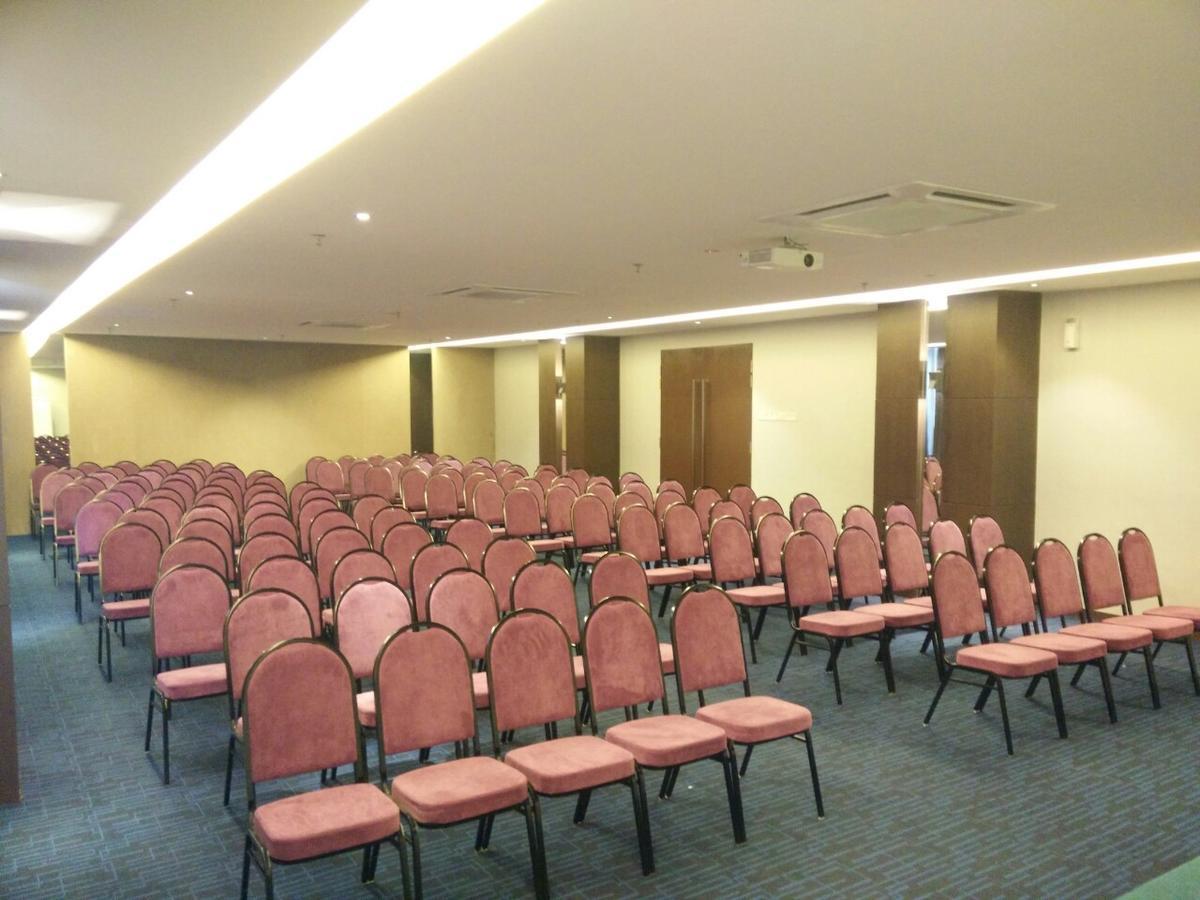 The Leverage Business Hotel Johor Bahru Bagian luar foto